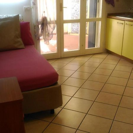 Bilocale Centro Storico Διαμέρισμα Πέζαρο Εξωτερικό φωτογραφία