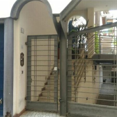 Bilocale Centro Storico Διαμέρισμα Πέζαρο Εξωτερικό φωτογραφία