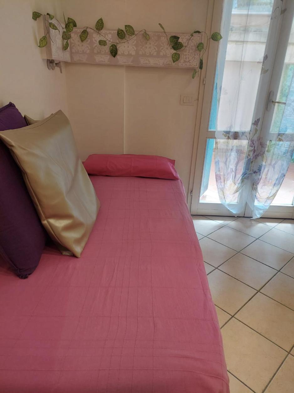 Bilocale Centro Storico Διαμέρισμα Πέζαρο Εξωτερικό φωτογραφία